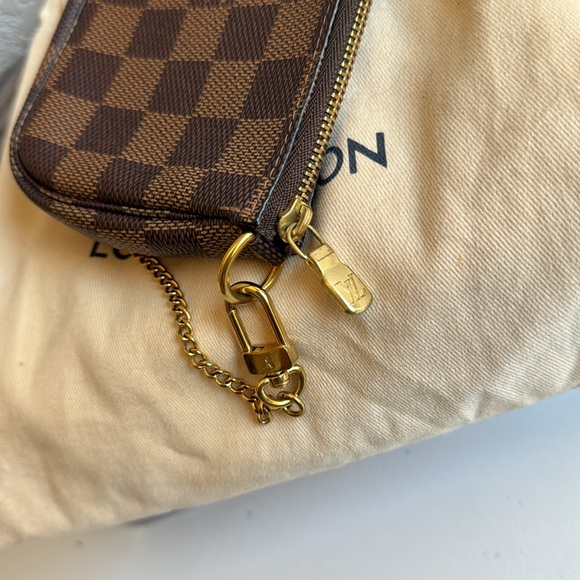 Louis Vuitton Mini Pochette Accessories Damier Ebene - Picture 5 of 7